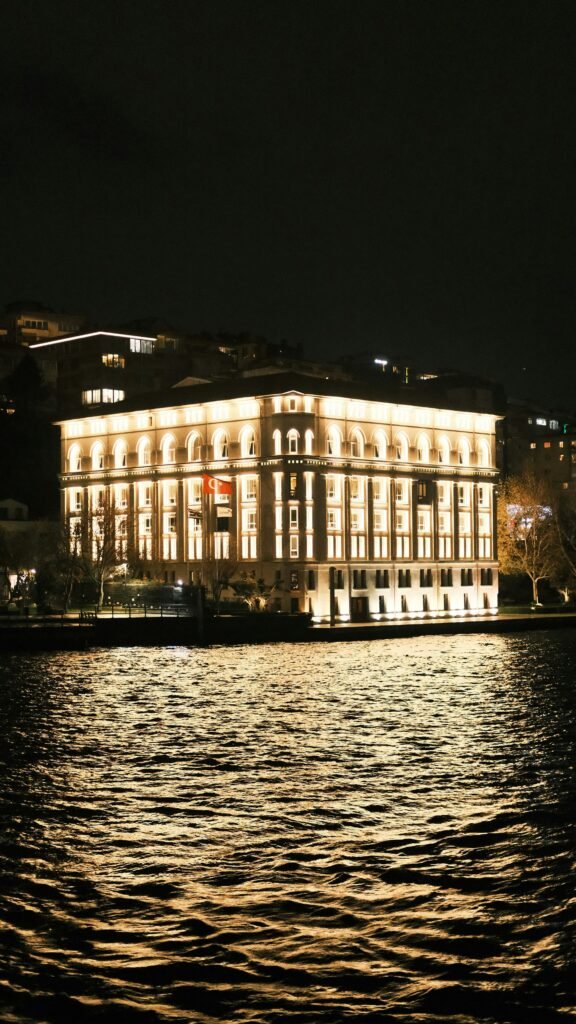 Merkez Bankası Faiz Kararı Açıklandı: Kredileri, Mevduatı ve Bütçenizi Neler Bekliyor? cemrecan yurtman 1wa ozjmvei unsplash