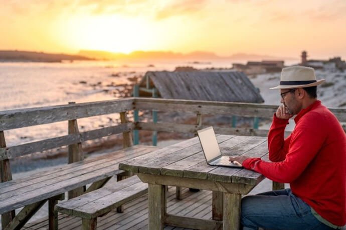 dijital nomad yas am tarzi 690x460